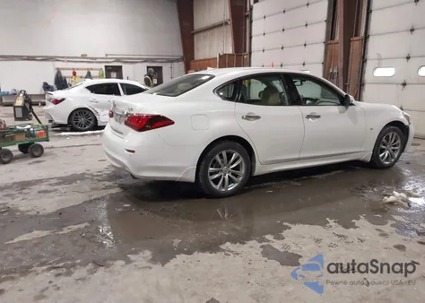 2015 Infiniti Q70 3.7X z USA, uszkodzony, nr VIN JN1BY1AR7FM561739